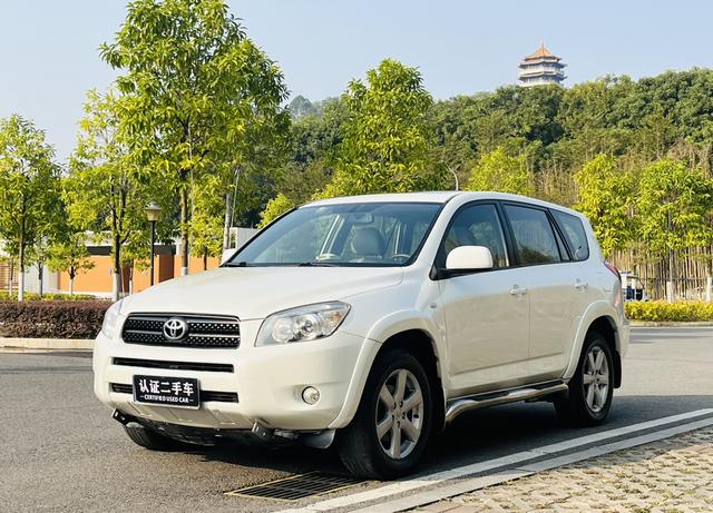 Toyota RAV4 (imported)