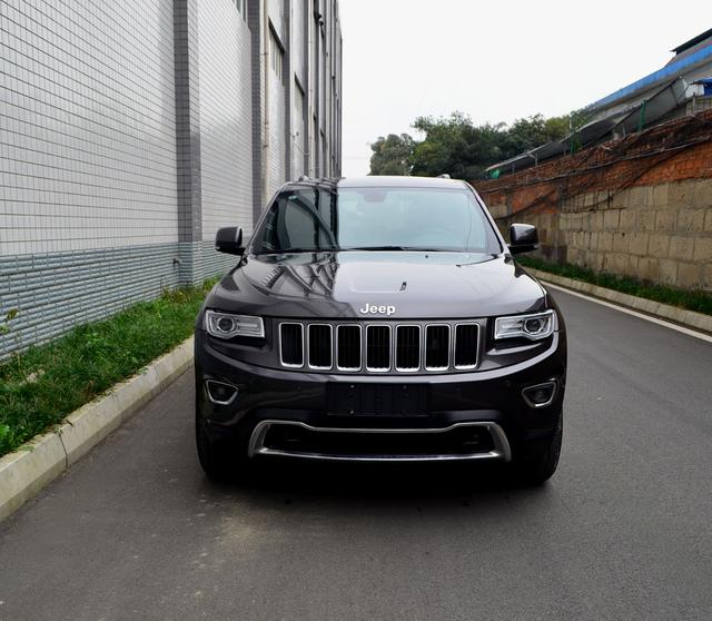 Jeep Grand Cherokee (imported)