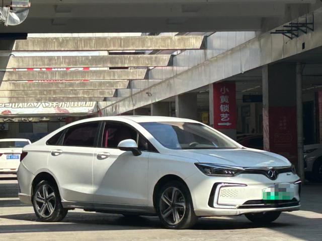 BAIC Beijing EU5