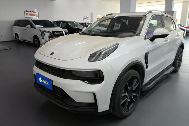 Lynk & Co 01