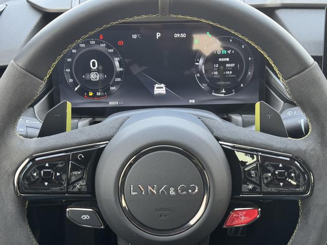 Lynk & Co 03