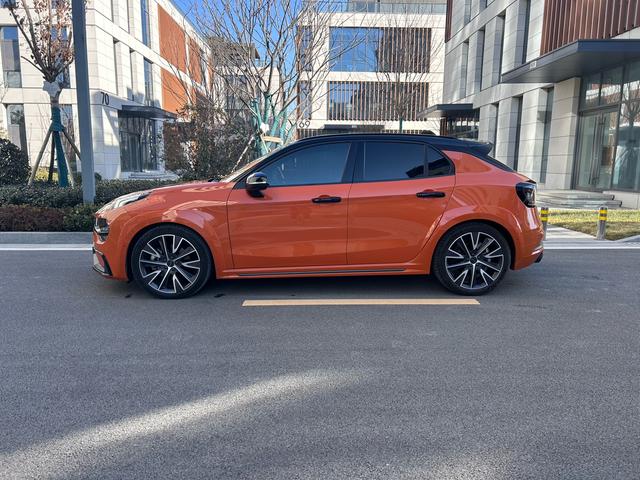 Lynk & Co 02 Hatchback