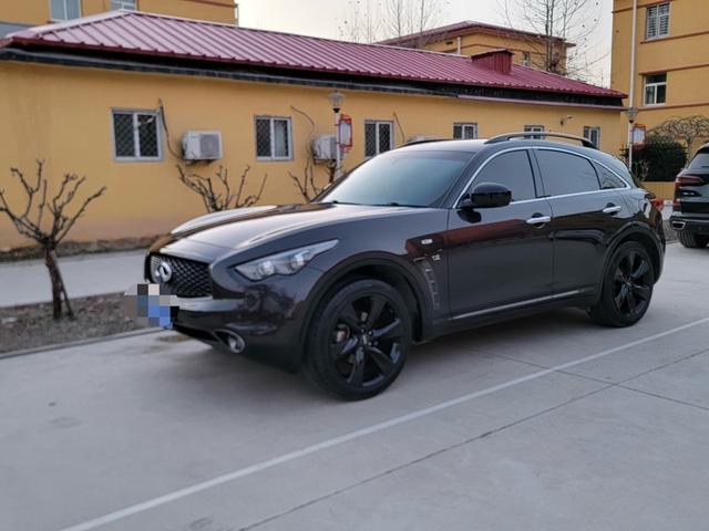 Infiniti QX70