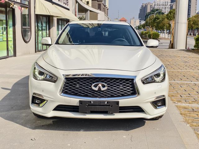 Infiniti Q50L