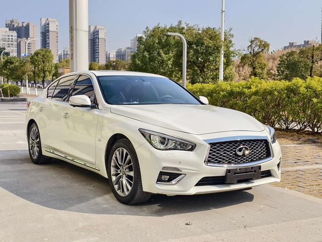 Infiniti Q50L