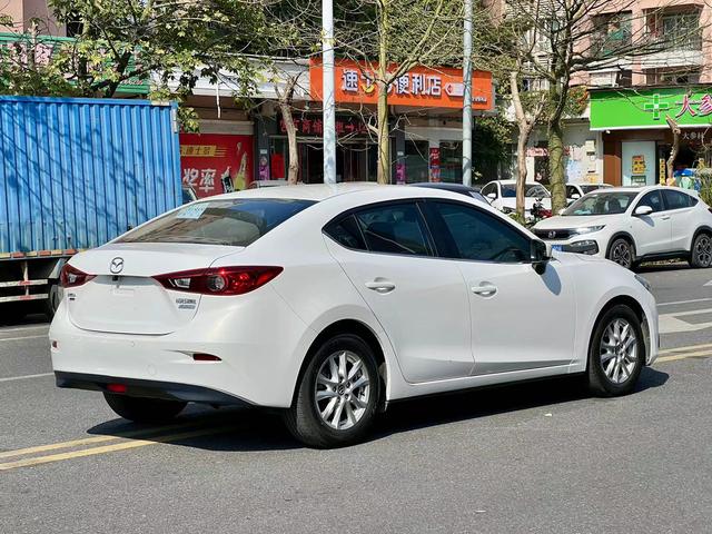 Mazda 3 Angkesela