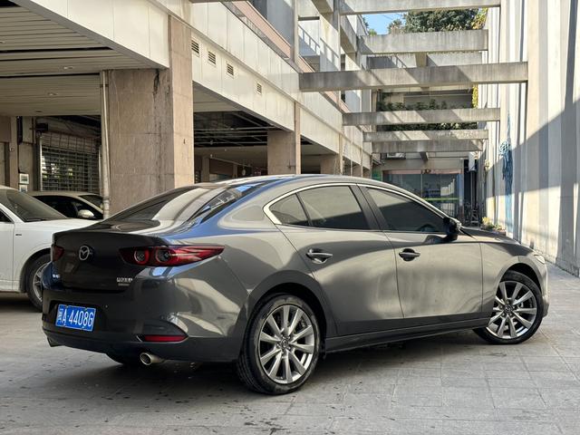 Mazda 3 Angkesela