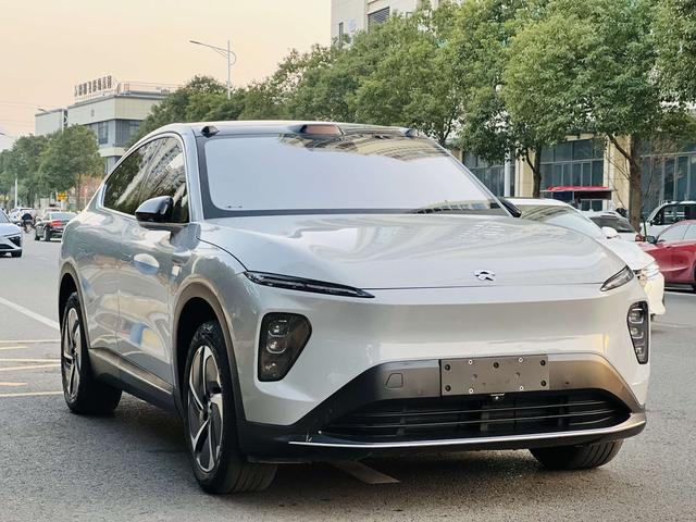 NIO EC7