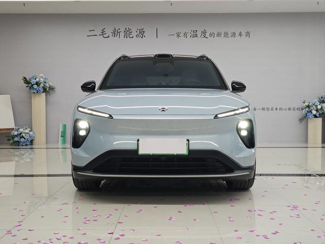 NIO ES6