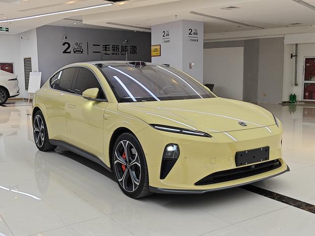 NIO ET5