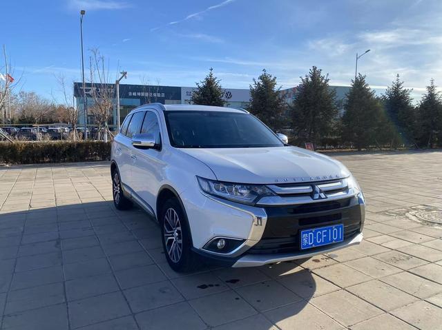 Mitsubishi Outlander (imported)