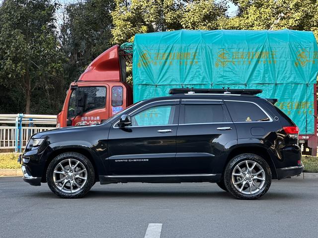 Jeep Grand Cherokee (imported)