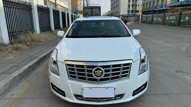 Cadillac XTS