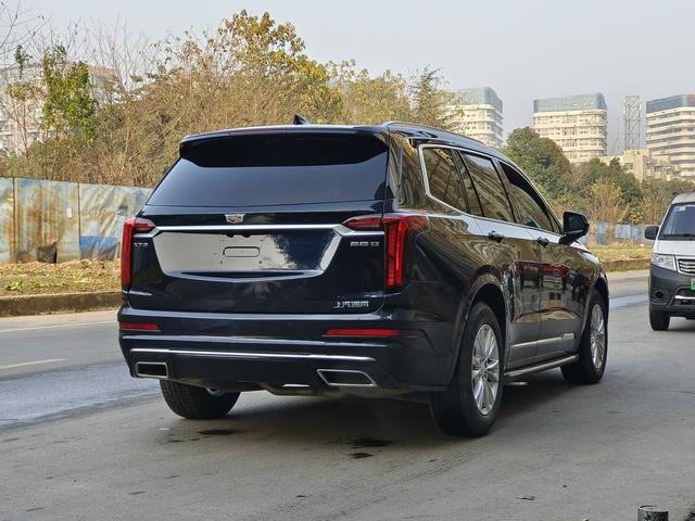 Cadillac XT6