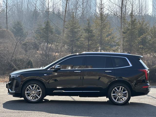 Cadillac XT6