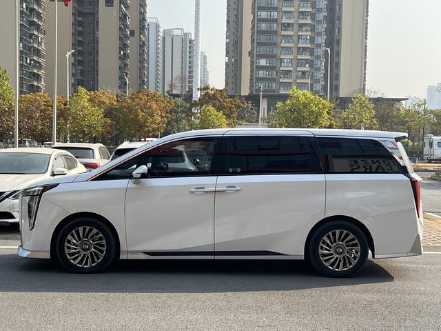 GAC Trumpchi M8