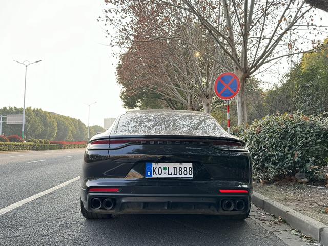 Porsche Panamera