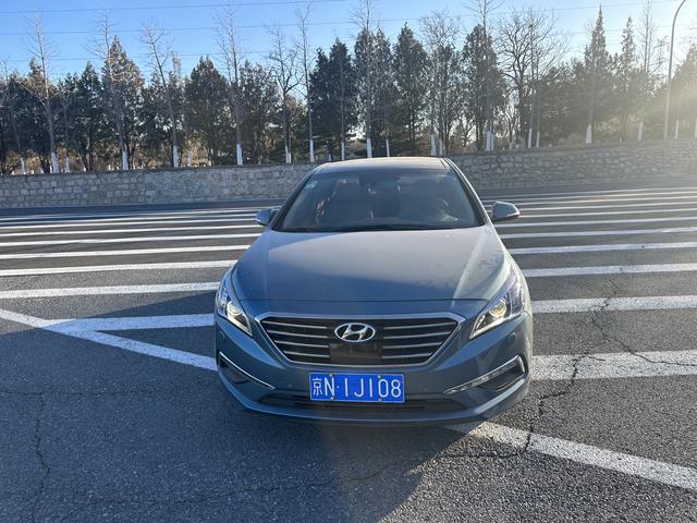 Hyundai Sonata nine