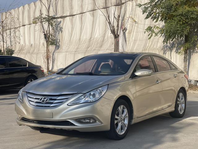 Hyundai Sonata eight