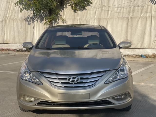 Hyundai Sonata eight