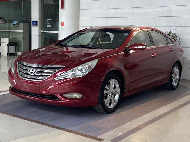 Hyundai Sonata eight