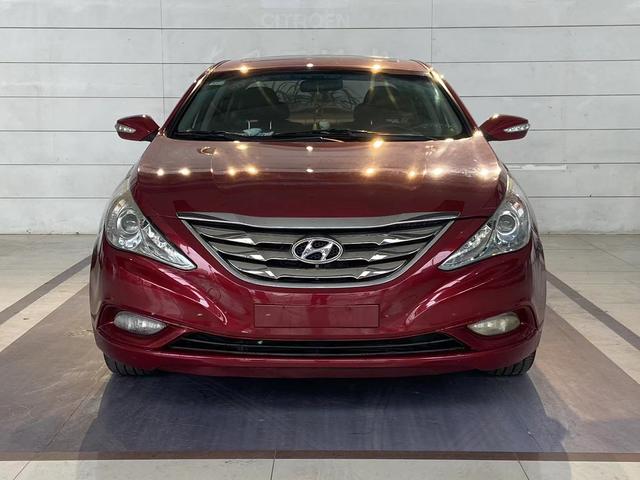 Hyundai Sonata eight