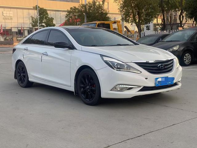 Hyundai Sonata eight