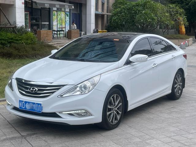 Hyundai Sonata eight