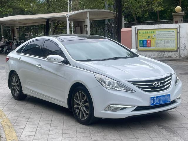 Hyundai Sonata eight