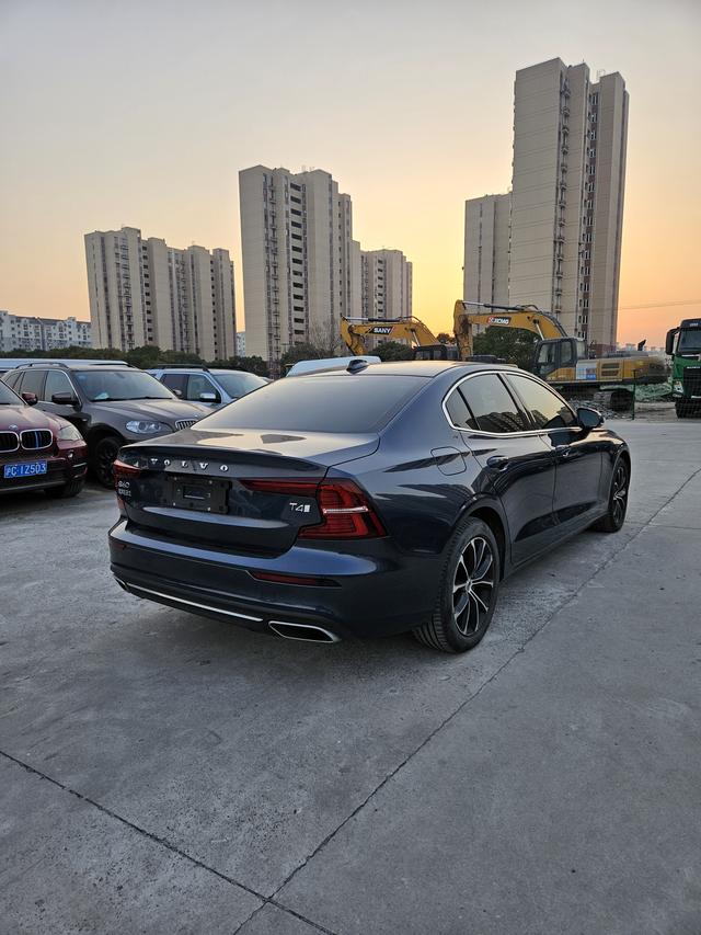 Volvo S60