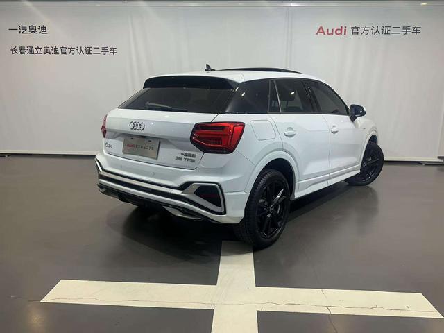 Audi Q2L