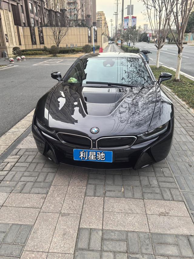 BMW i8