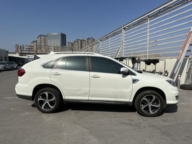 BYD S7