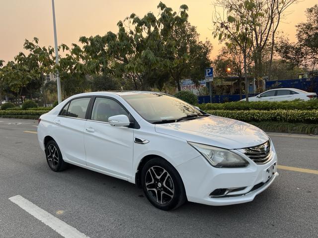 BYD G5