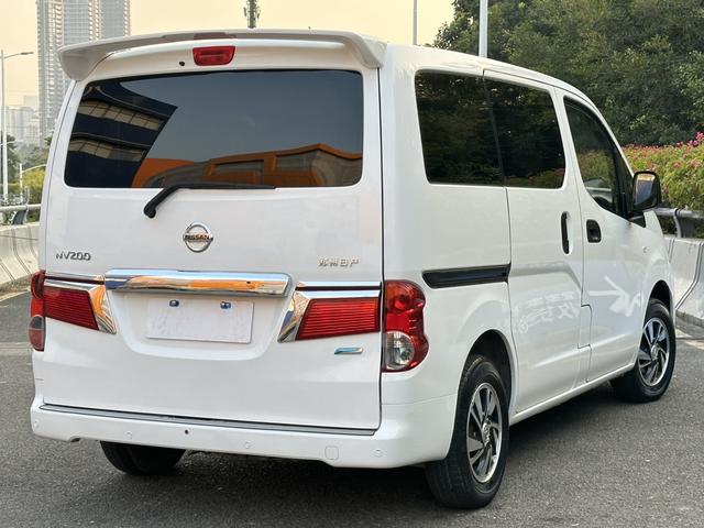 Nissan NV200