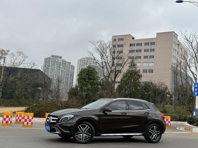 Mercedes-Benz GLA