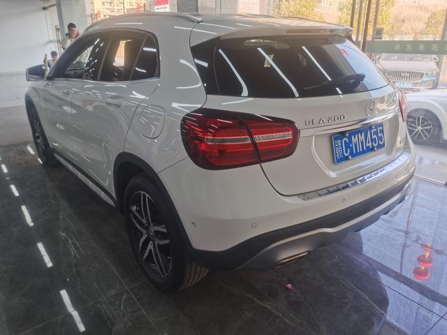 Mercedes-Benz GLA