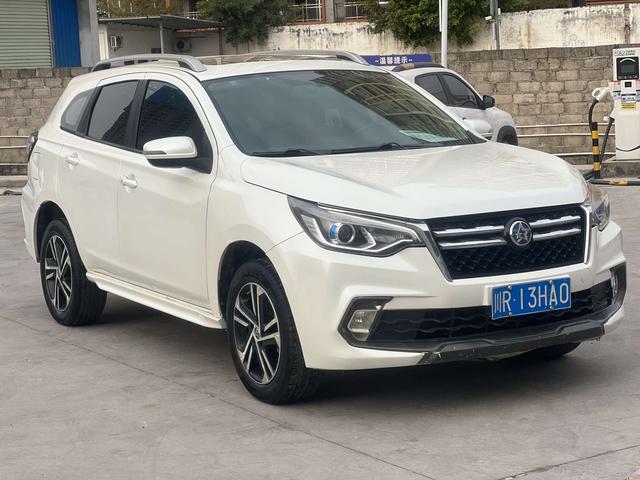 Kai Chen Venucia T70