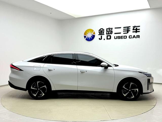 Geely Galaxy L6