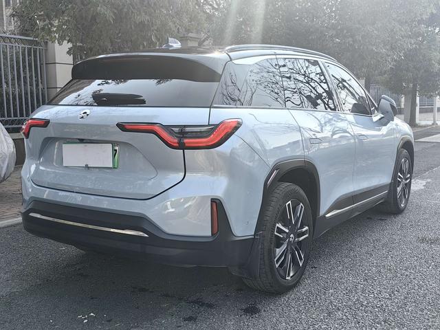 NIO ES6