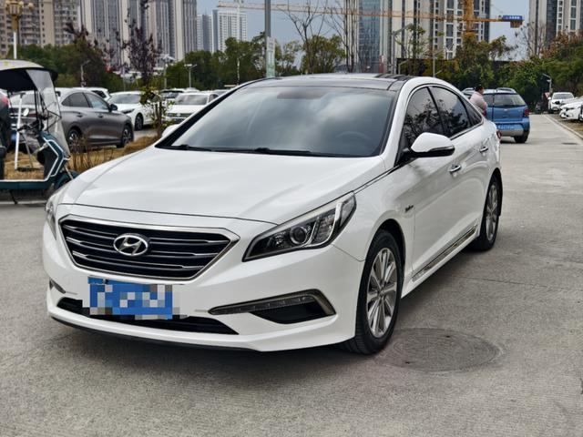 Hyundai Sonata nine