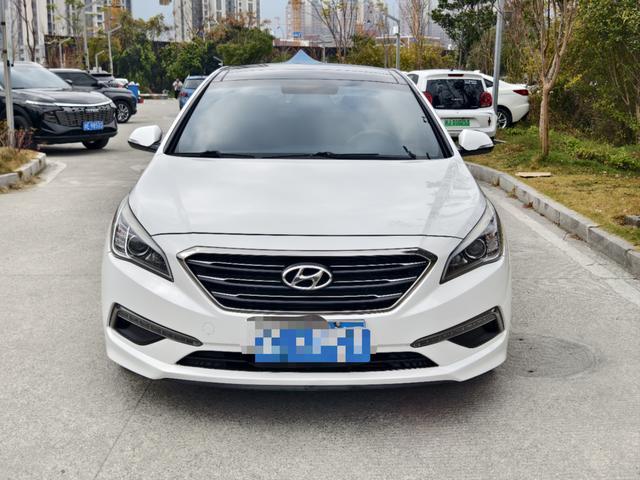 Hyundai Sonata nine