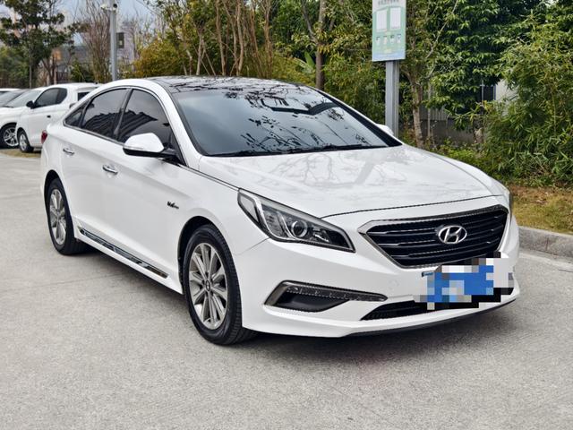 Hyundai Sonata nine