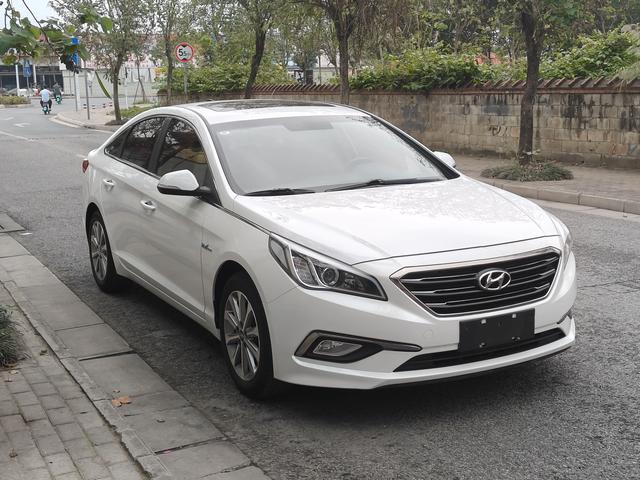 Hyundai Sonata nine