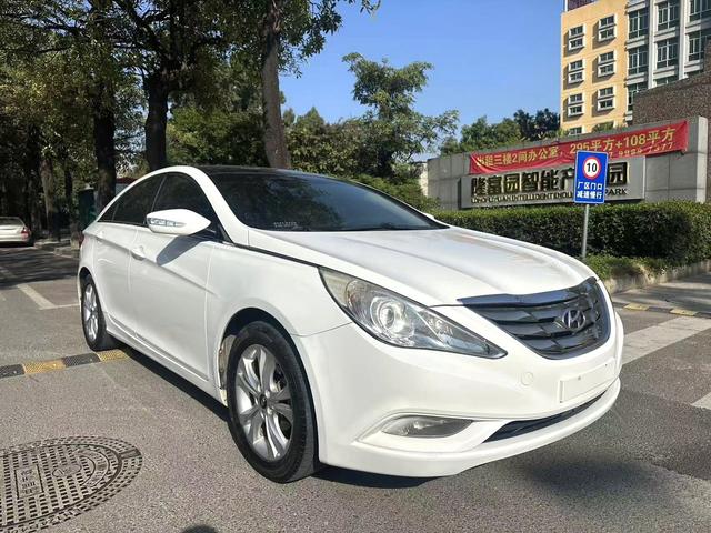 Hyundai Sonata eight