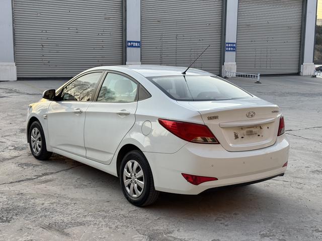 Hyundai Rena