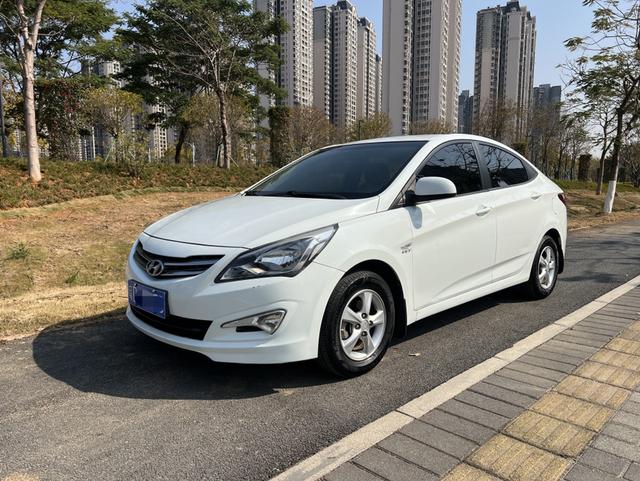 Hyundai Rena