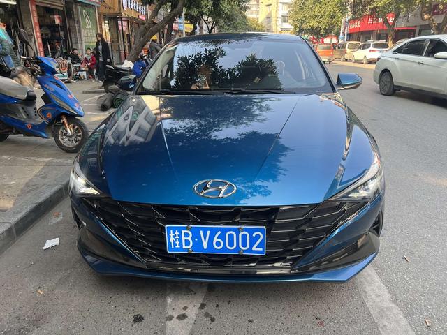 Hyundai Elantra