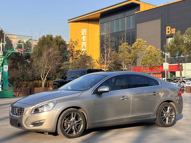 Volvo S60 (imported)