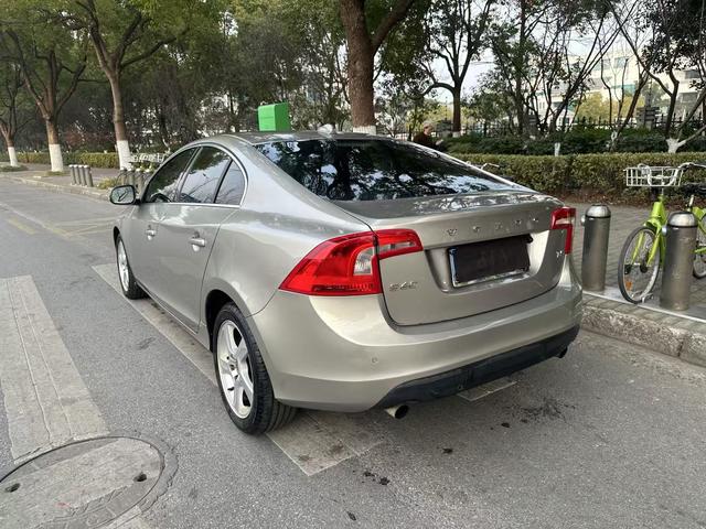 Volvo S60 (imported)